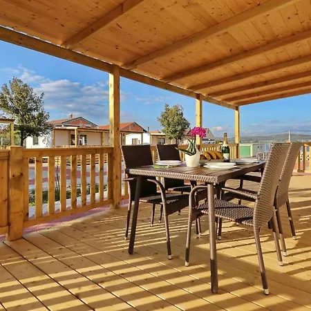 Apartment By The Sea - 17406