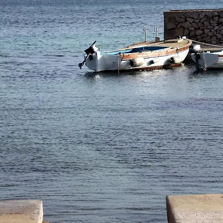 By The Sea - 17406 * Pasman
